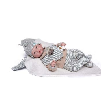 Muñeco Reborn Axel Conjunto A Rayas Azul Y Blanco Con Gorrito Acompañado De Saquito. 46cm (muñecas Guca - 18037)