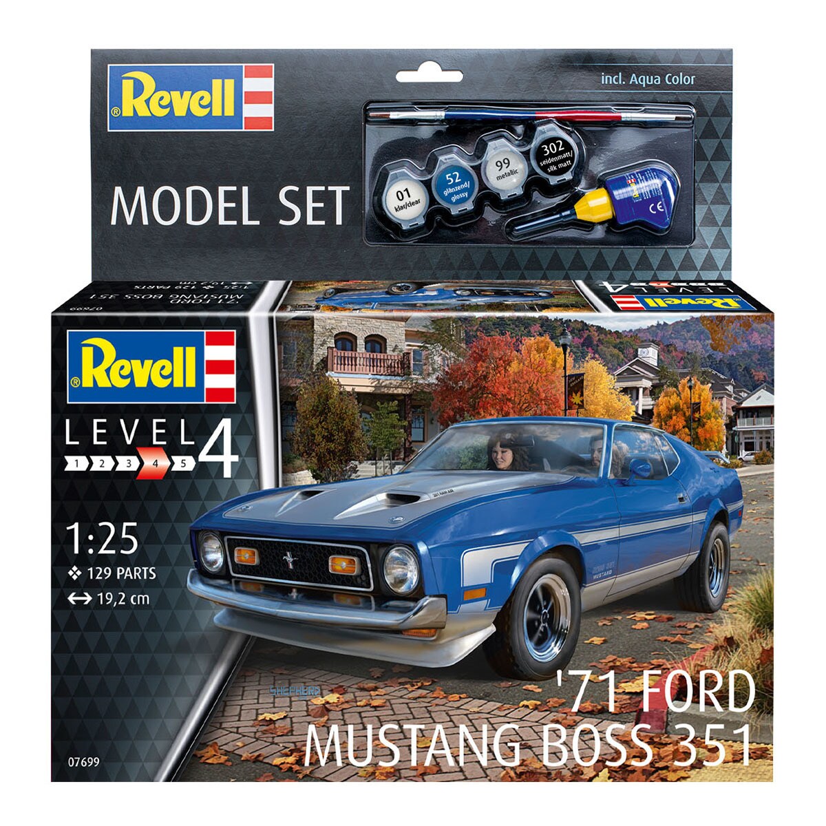 Revell - Maqueta Ford Mustang Boss 351 con accesorios básicos Revell.