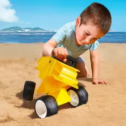 Camión para la arena amarillo